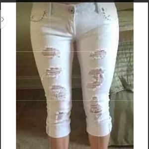RUE 21 WHITE CAPRIS